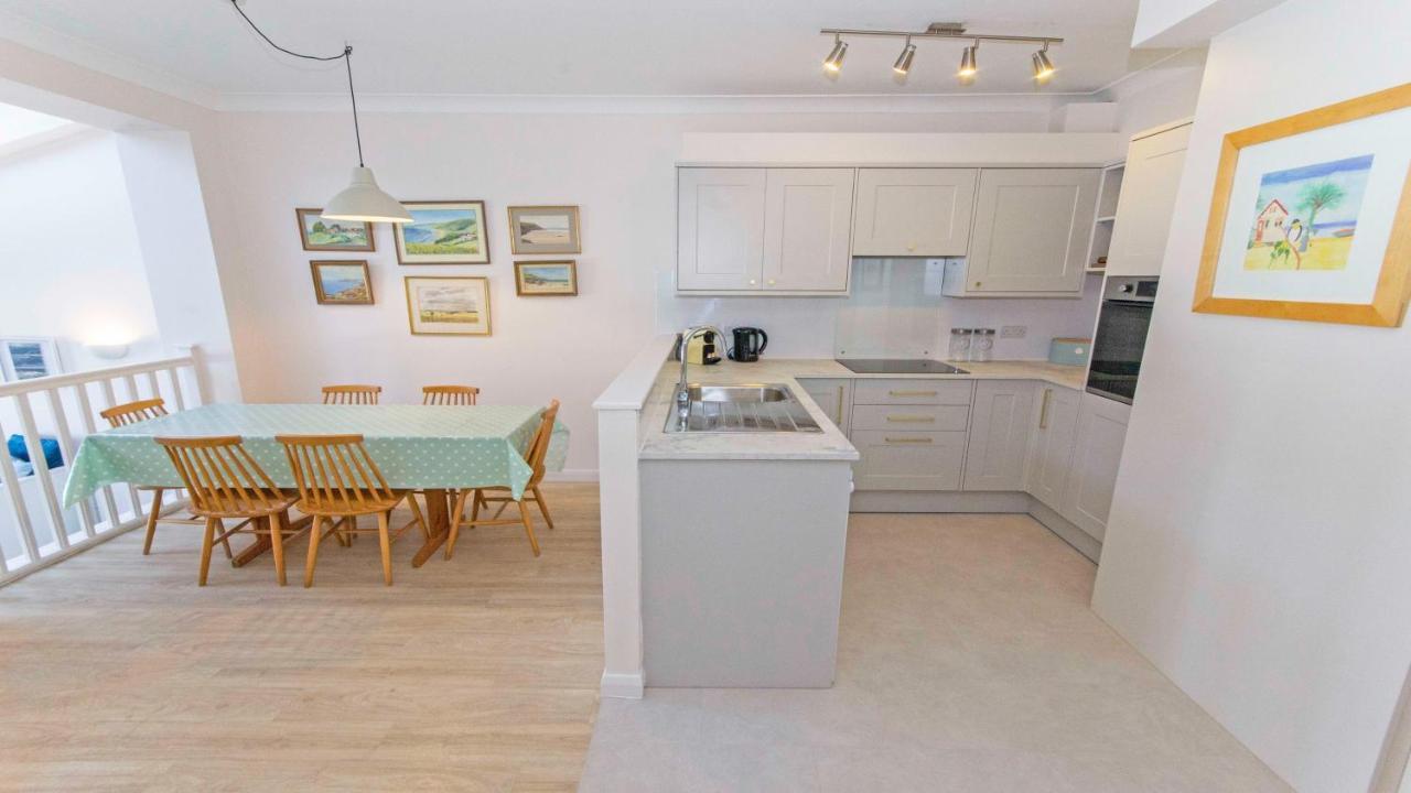 Clifton Court Apt 16 With Indoor Heated Pool & Sea Views Croyde Exterior photo